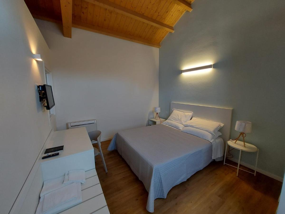 Casa Fadda Hotel Villa San Pietro Bagian luar foto
